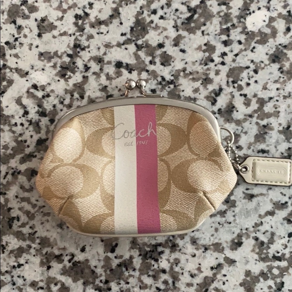 !!100% AUTHENTIC!! Small coach clutch